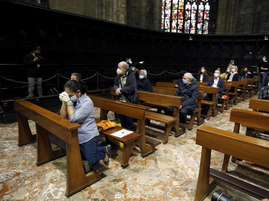 Celebrazione della prima messa in Duomo durante la fase 2 dell'emergenza Coronavirus a Milano, 18 maggio 2020.ANSA/Mourad Balti Touati