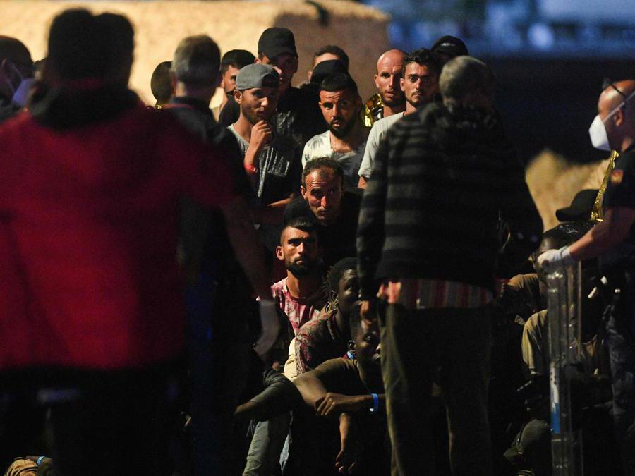 Migranti a Lampedusa. (AFP)