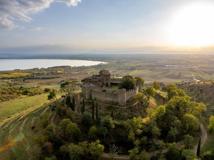 Tuoro sul Trasimeno (PG), Castello di Montegualandro (© farmstudiofactory)