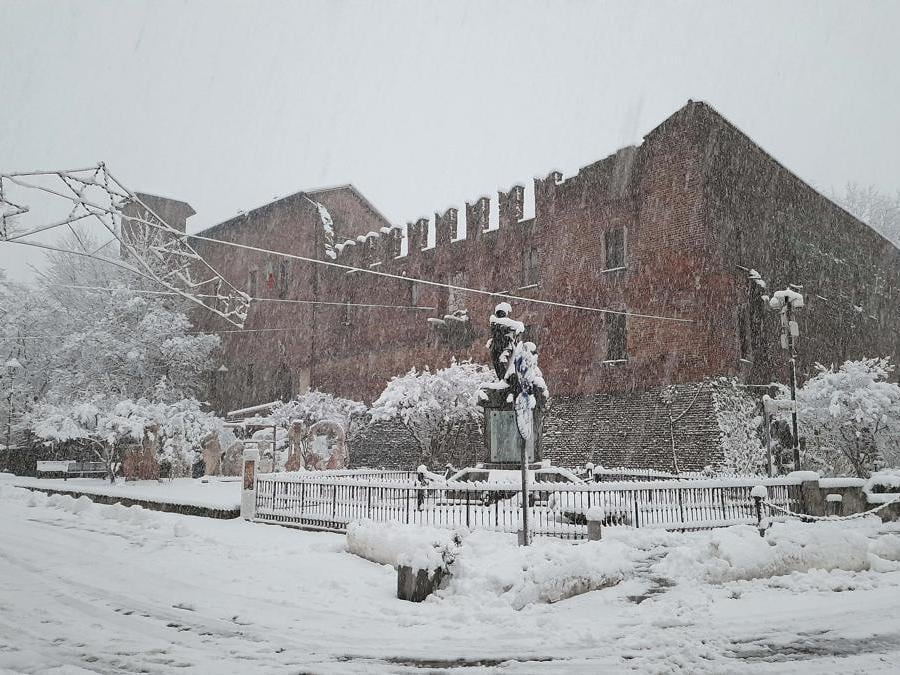 Milano - 28/12/2020 nella foto il Castello Visconteo (Foto IPP/Mauro Chierico)