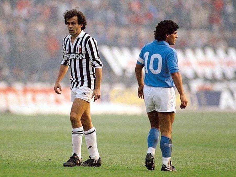 Juventus-Napoli - 1986. Nella foto: Diego Armando Maradona e Michel Platini (Jean Michel Bancet/Ipp)
