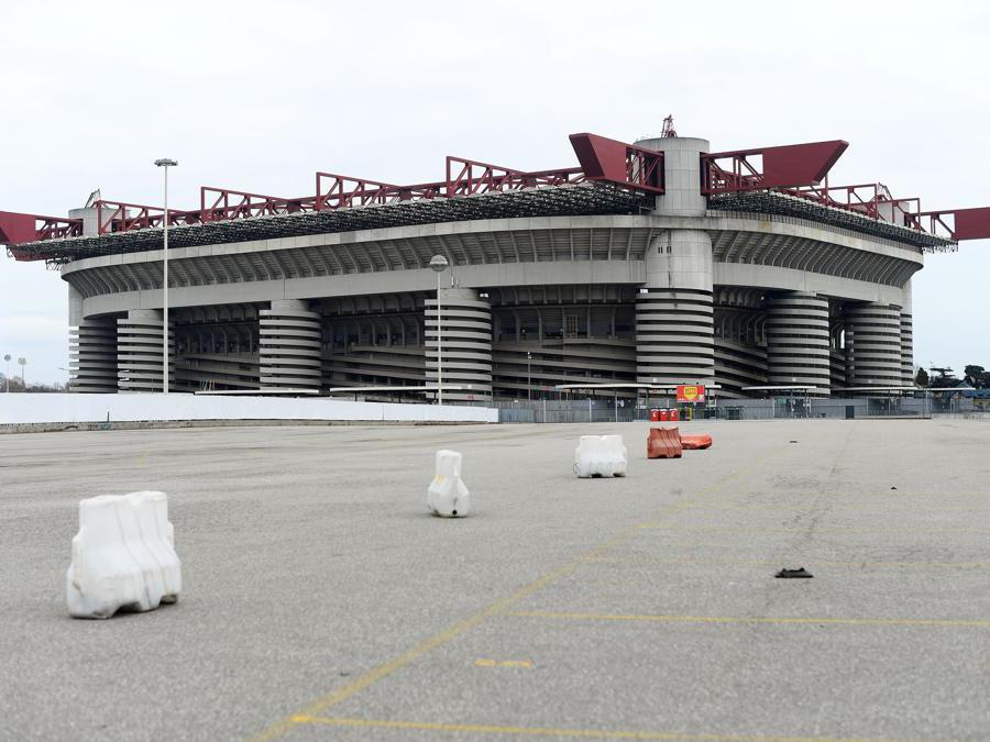 Stadio Giuseppe Meazza. (Reuters / Daniele Mascolo)
