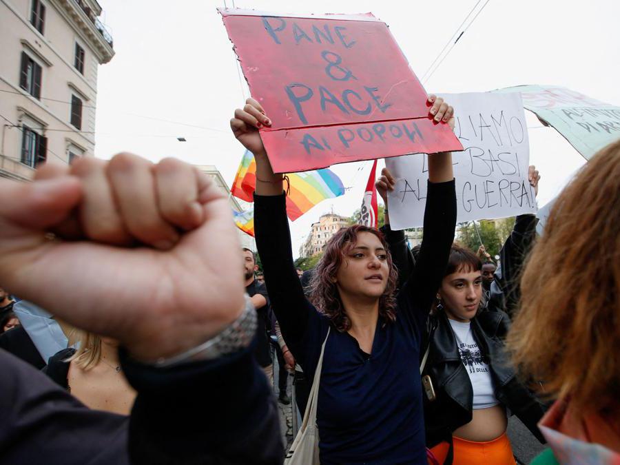 Manifestazione per la pace, Roma, 5 November 2022. ( REUTERS/Remo Casilli)