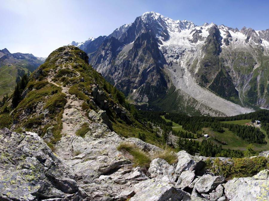 Le Grandes Jorasses, parte settentrionale del massiccio del Monte Bianco, linea di frontiera Italia-Francia (Italy Photo Press)