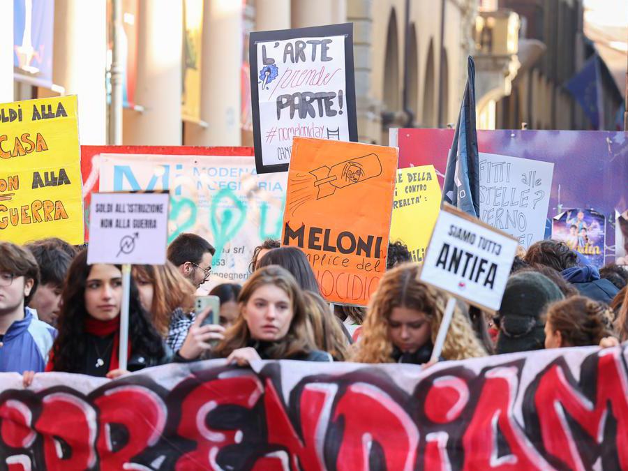 Bologna - piazza verdi,Sciopero nazionale studentesco No Meloni day. ( Photo Guido Calamosca / LaPresse )