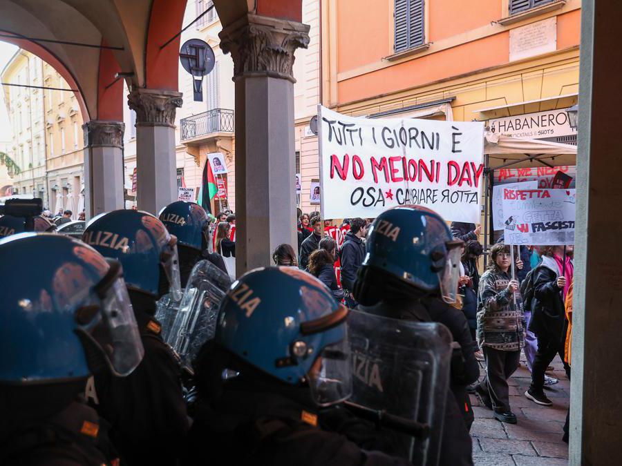 Bologna - piazza verdi,Sciopero nazionale studentesco No Meloni day.( Photo Guido Calamosca / LaPresse )