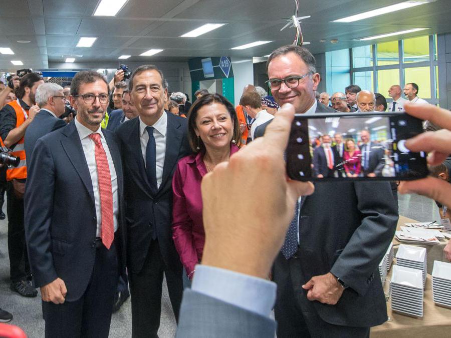 Nella foto il sindaco Giuseppe Sala e Paola de Micheli ministro infrastrutture e trasporti (Carlo Cozzoli/Fotogramma)