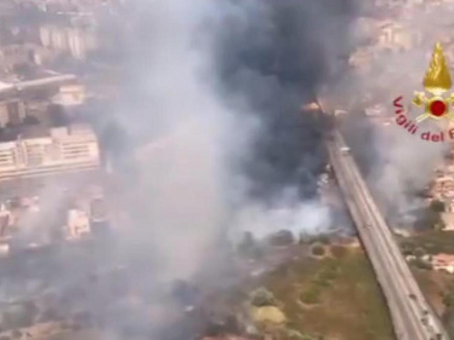 Catania. (Ansa / Vigili del Fuoco)