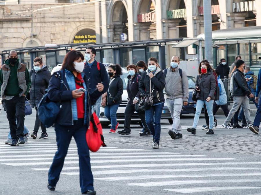 Un momento alla Stazione Termini durante lo sciopero dei mezzi di trasporto Roma (Ansa/Giuseppe Lami)