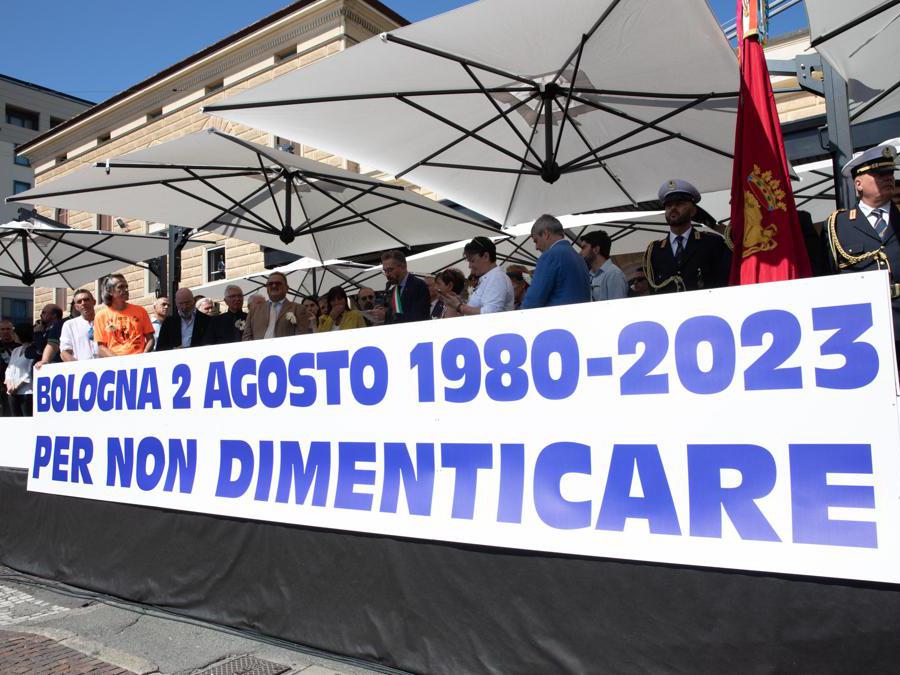 Palco allestito nella piazza della stazione di Bologna Bologna, 2 Agosto 2023. ANSA/MAX CAVALLARI