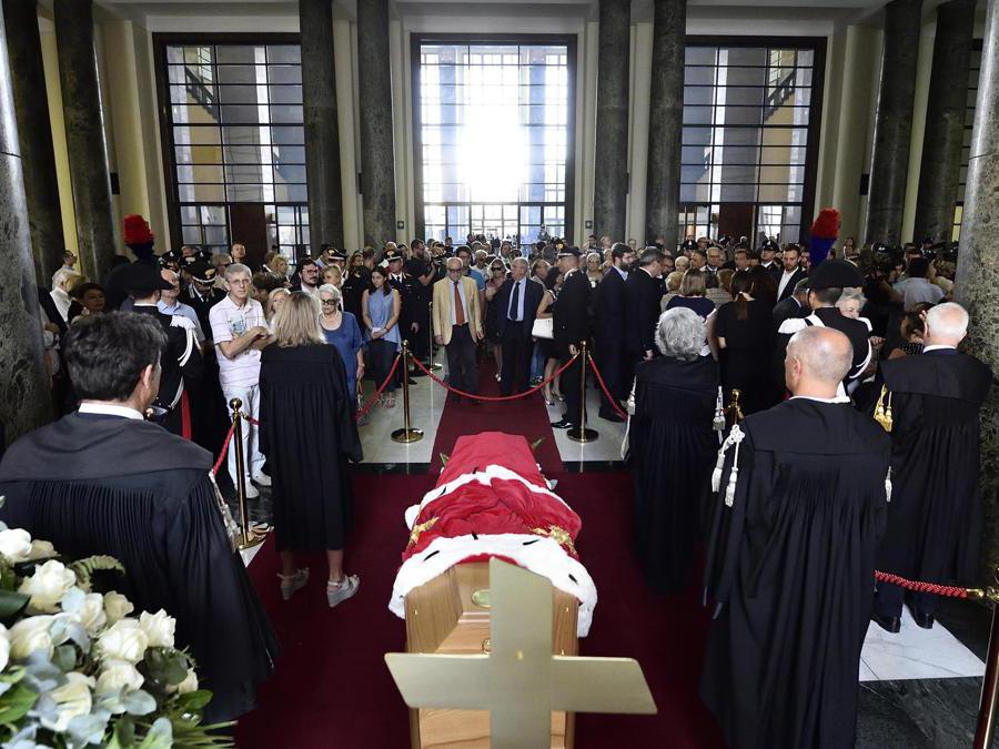 Il feretro di Francesco Saverio Borrelli (Ansa/Flavio Lo Scalzo)