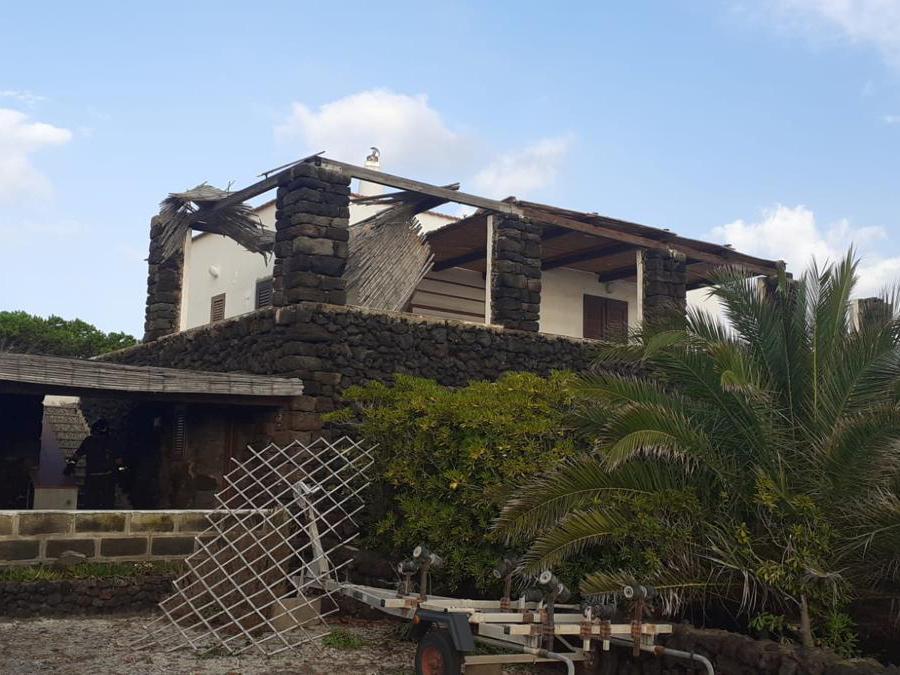 (Italian Civil Protection Agency/Handout via Reuters) 