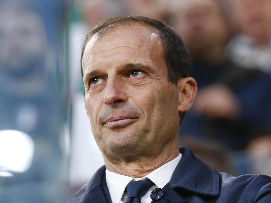 MAGGIO.CALCIO. Con un anno d'anticipo sulla scadenza del contratto, Massimiliano Allegri lascia la Juventus. In cinque stagioni alla guida tecnica del club bianconero, il tecnico toscano ha vinto 5 scudetti , 4 coppe Italia consecutive, 2 Supercoppe italiane. Ha disputato due finali di Chiampons League. (Agf)