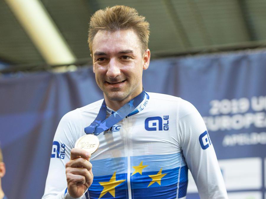 AGOSTO. CICLISMO. Con nove medaglie (4 ori, 1 argento e 4 bronzi), l'Italia sale su tutti i podi delle discipline dei campionati europei olandesi di ciclismo su strada. Elia Vivani (foto Afp ) si laurea campione europeo vincendo la prova in linea elite maschile. 