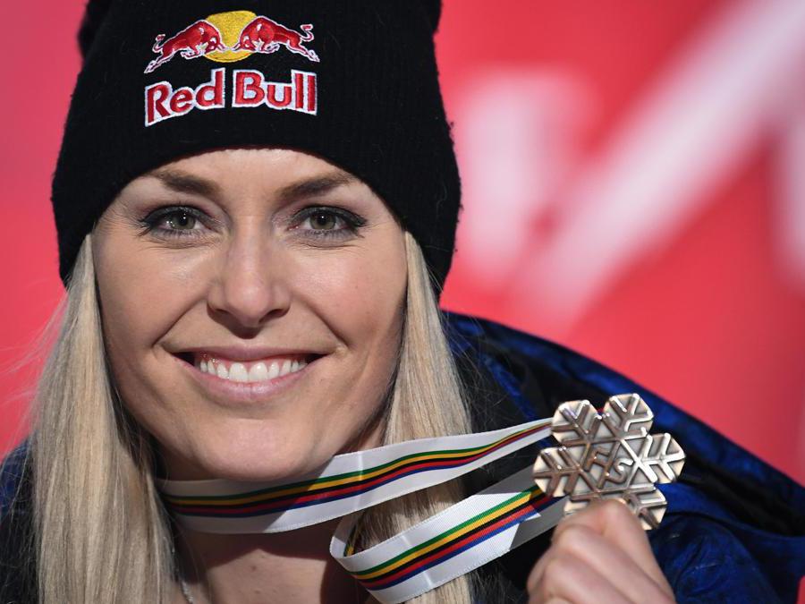 SCI ALPINO. La 34enne americana Lindsey Vonn chiude una carriera straordinaria conquistando la medaglia di bronzo della discesa libera ai mondiali di Are. Dal primo podio nella libera di Cortina nel 2004, ai mondiali di Are nel 2019, la fuoriclasse statunitense ha collezionato 82 vittorie in coppa del mondo, conquistando 4 coppe del Mondo generali e 16 di specialità. Tre titoli olimpici e 7 titoli mondiali. (Afp)