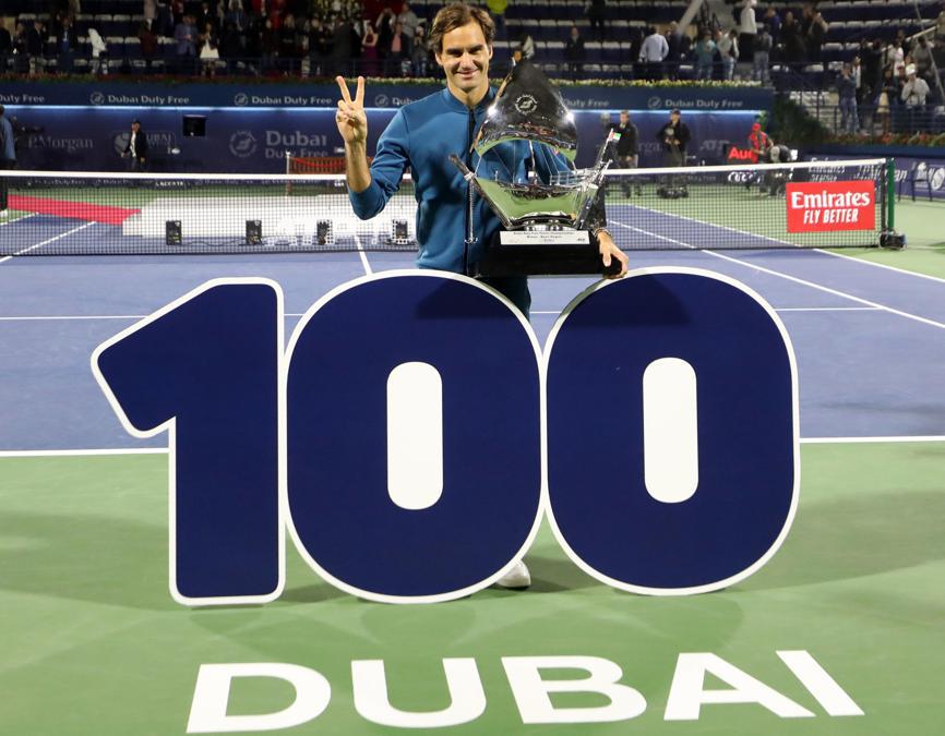 MARZO. TENNIS. In 18 anni di attività, vincendo il torneo dell'Emirato a Dubai, Roger Federer centra la vittoria numero 100 in carriera. Sconfitto in finale il greco Stefanos Tsitsipas con un doppio 6-4. (Afp)