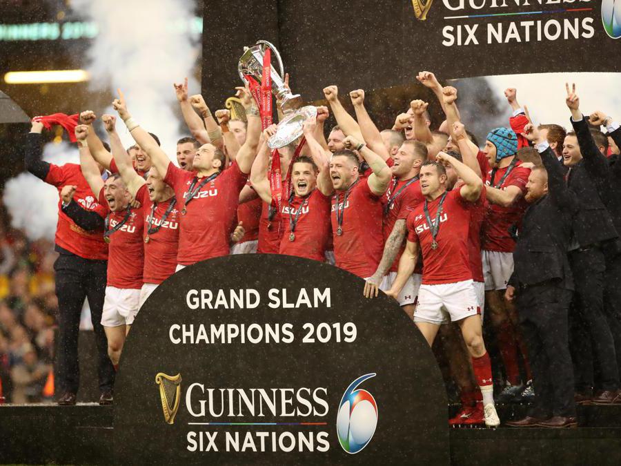 MARZO. RUGBY. Con un percorso netto di cinque vittorie in cinque incontri, il Galles trionfa nel Sei Nazioni aggiudicandosi il Grande Slam. I «Dragoni» gallesi, stabiliscono il nuovo record di 39 vittorie nella massima competizione europea. (Reuters)