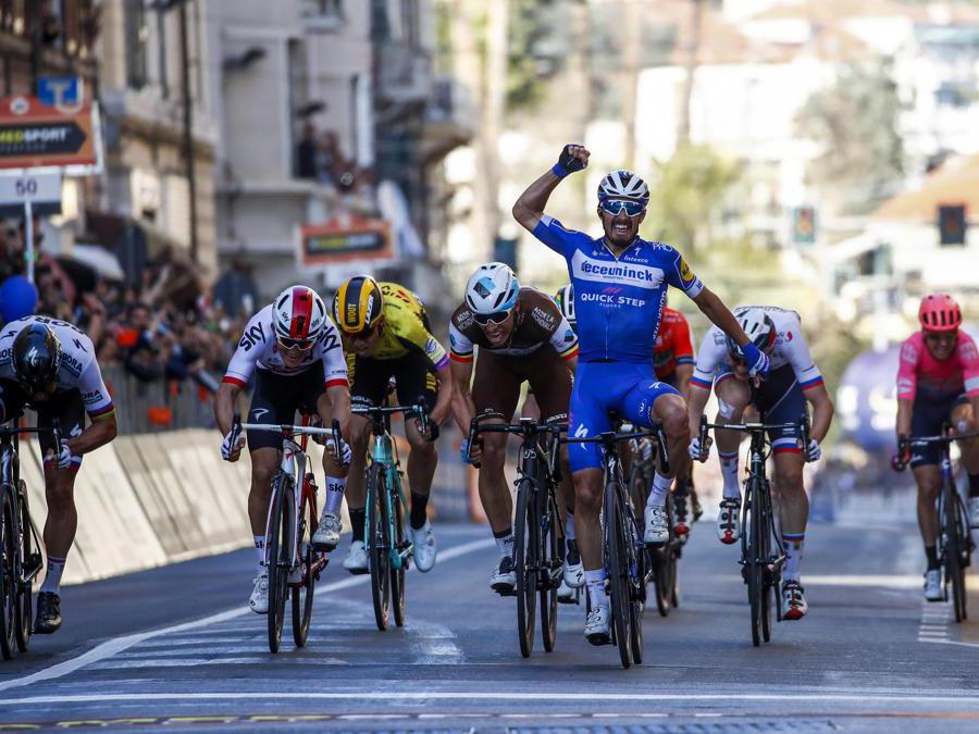 MARZO. CICLISMO. Il francese Julian Alaphilippe vince la Milano-Sanremo. Precede in volata il danese Oliver Naesen e il polacco Michał Kwiatkowski. (Afp)