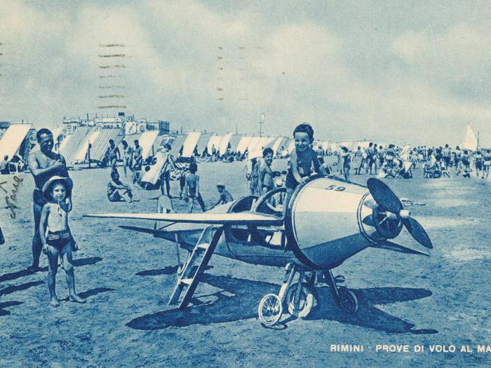 Un secolo di vacanze nelle foto degli italiani