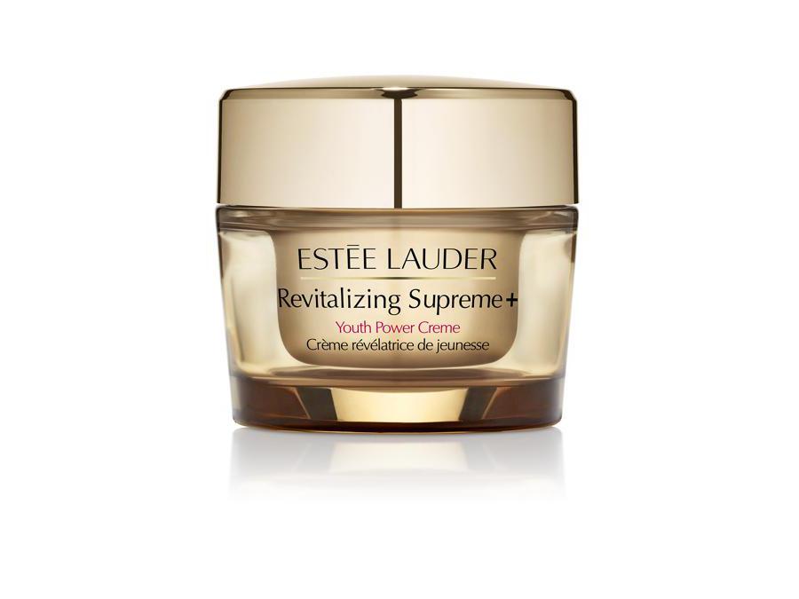 Estee Lauder Revitalizing Supreme + Youth Power Creme .Dona un aspetto più liftato in tre zone del viso - guance, pieghe naso-labiali e linea mandibolare, lasciando il contorno più scolpito e definito. La pelle risulta più compatta, con densità ed elasticità migliorate e con l'attenuazione di rughe e linee, collo incluso. La pelle appare radiosa e resta profondamente nutrita e idratata fino a 72 ore.