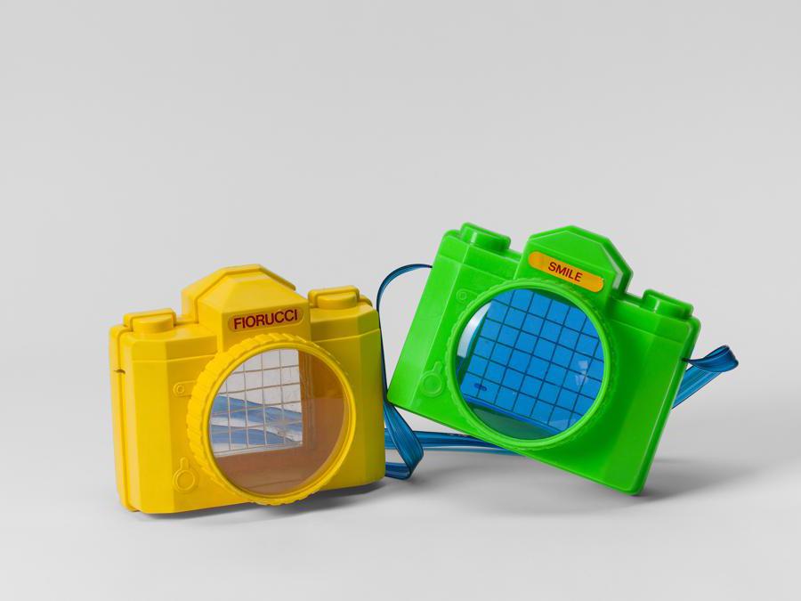 Macchine fotografiche-astucci, Fiorucci, 1982. Courtesy Collezione Nicoletta Poli. Foto: Gianluca Di Ioia – Triennale Milano / Cameras-pencil cases, Fiorucci, 1982. Courtesy Nicoletta Poli Collection. Photo: Gianluca Di Ioia – Triennale Milano
