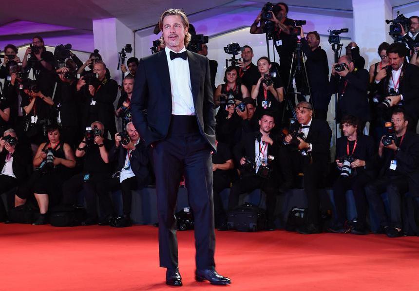 Brad Pitt ha indossato un tuxedo Brioni