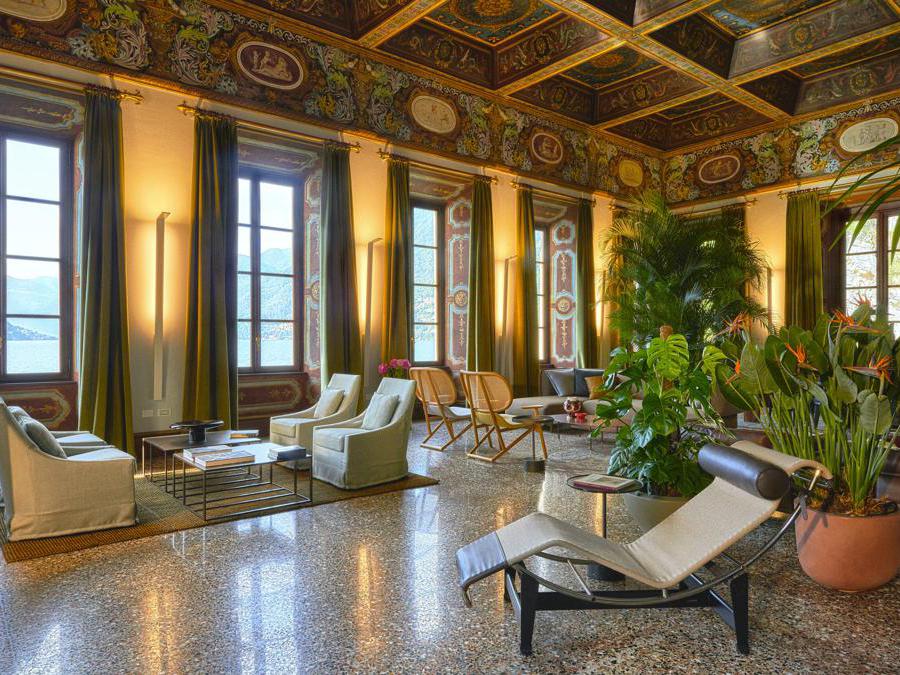 Villa Pliniana è la proprietà storica de Il Sereno, in un palazzo del XVI secolo affacciato sul lago, a pochi minuti dall'hotel. Ha 18 camere, molo privato, pista di atterraggio per elicotteri, centro benessere, giardini e i servizi dell'hotel. Tra gli illustri ospiti del passato Foscolo e Gioacchino Rossini mentre componeva l'opera Tancredi, e in tempi più recenti i coniugi Zuckerberg 