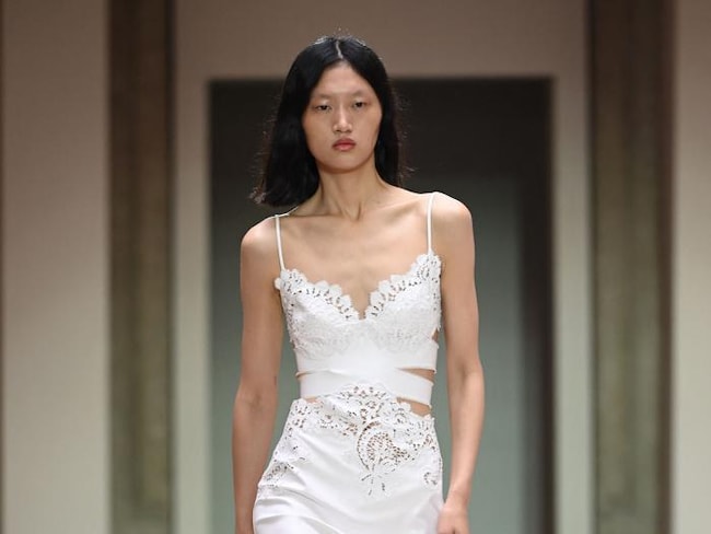La sfilata Ermanno Scervino per la PE 2022
