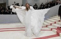 Gisele Bundchen in Chanel Couture vintage   (Photo by Evan Agostini/Invision/AP) 