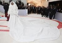 Rihanna  in Valentino Haute Couture (REUTERS/Andrew Kelly)