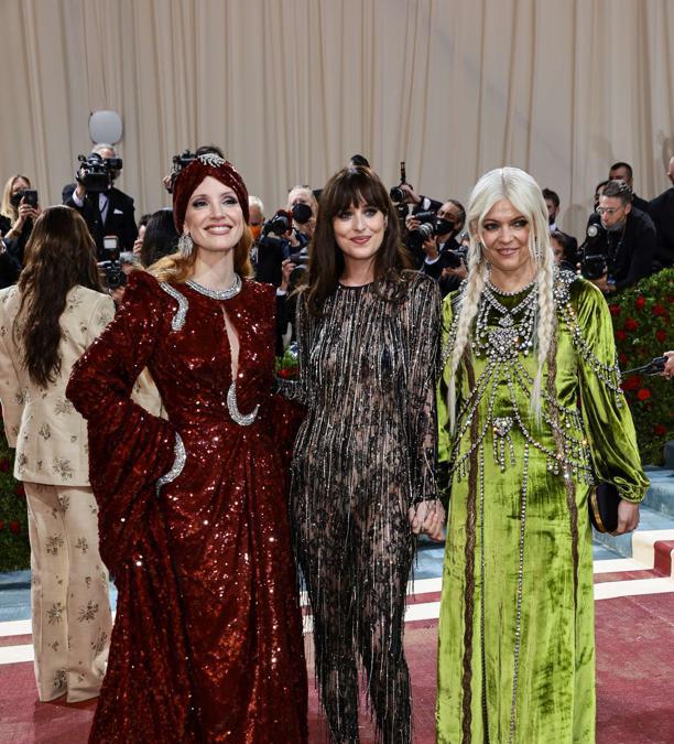 Jessica Chastain, Dakota Johnson e Kate Young