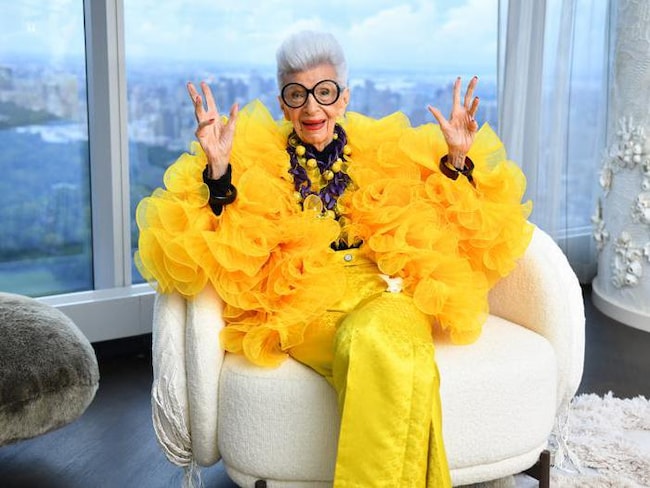 Morta a 102 anni Iris Apfel, l’icona della moda di New York