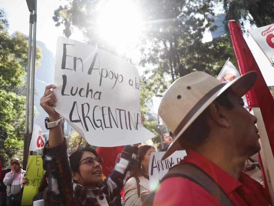 Photo by Rodrigo Oropeza / AFP)