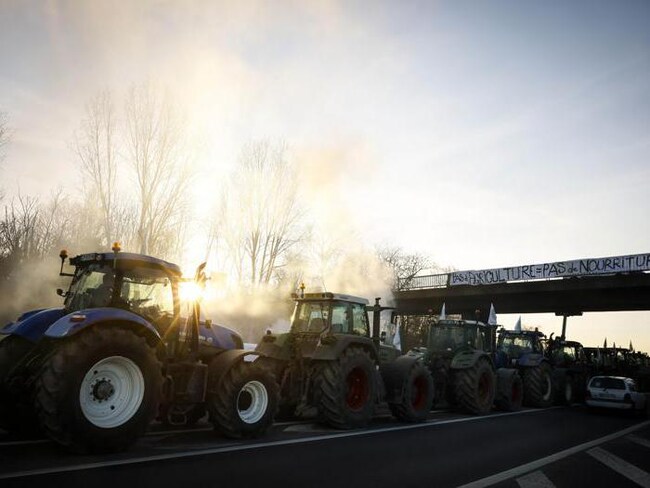 Francia: oltre 72mila agricoltori partecipano a protesta