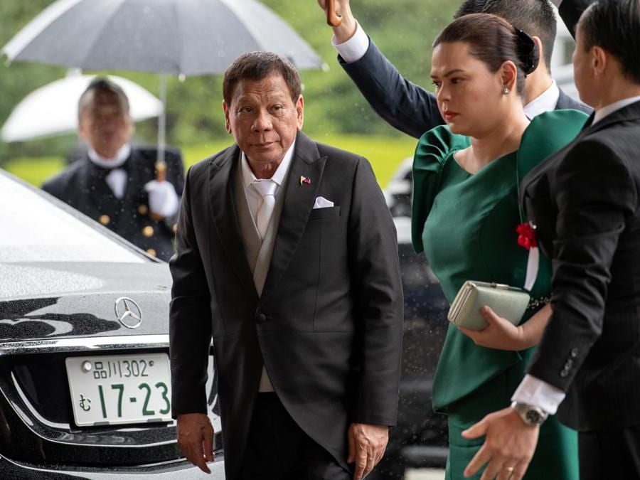 Il presidente delle Filippine Rodrigo Duterte arriva per assistere alla cerimonia di intronizzazione dell'imperatore giapponese Naruhito . Carl Court/Pool via REUTERS