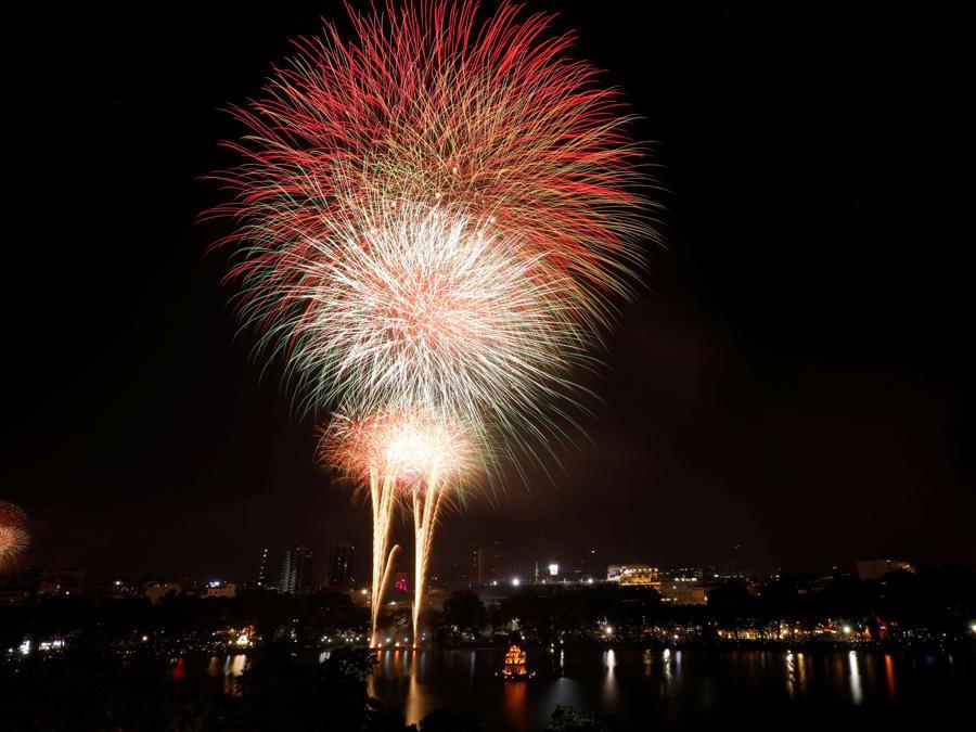 Turtle Tower on Hoan Kiem Lake  Hanoi, Vietnam January 1, 2021. REUTERS/Kham