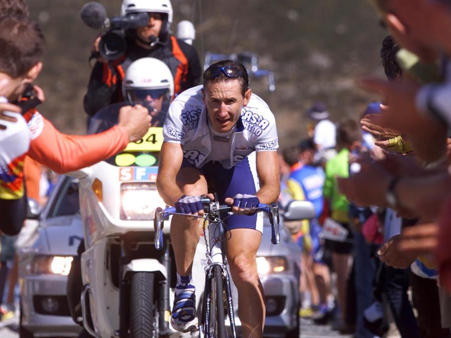 Il ciclista russo  Dimitri Konychev al Tour de Suisse nel giugno 2001  AFP PHOTO EPA/KEYSTONE/ALESSANDRO DELLA VALLE
