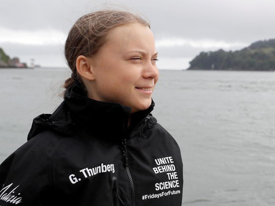 L'attivista  per il clima Greta Thunberg arriva a bordo della barca Malizia II a Plymouth, Gran Bretagna. Kirsty Wigglesworth/Pool via REUTERS