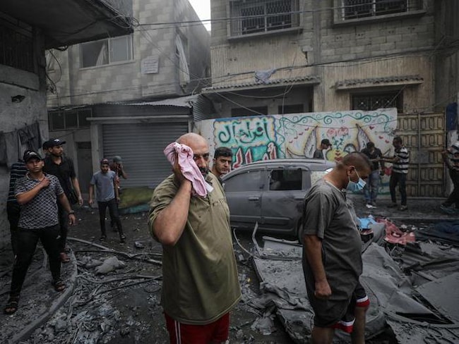 Israele frena su operazione di terra. Razzi da Gaza 