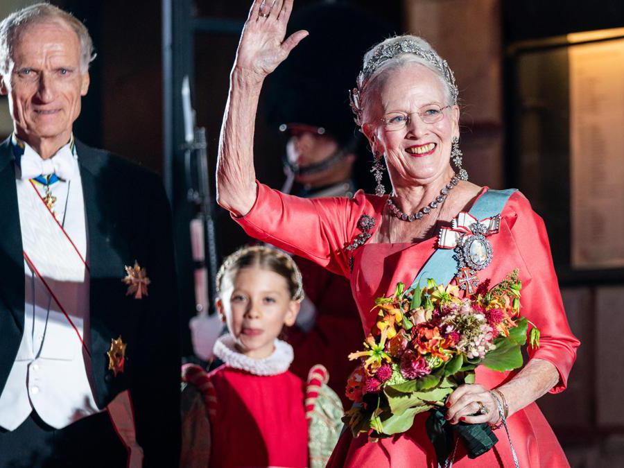 2022 - La Regina Margrethe II di Danimarca   al Teatro reale prima dello spettacolo di gala durante la celebrazione del suo 50° anniversario sul trono a Copenhagen, Danimarca, 10 settembre 2022. (EPA/Ida Marie Odgaard)