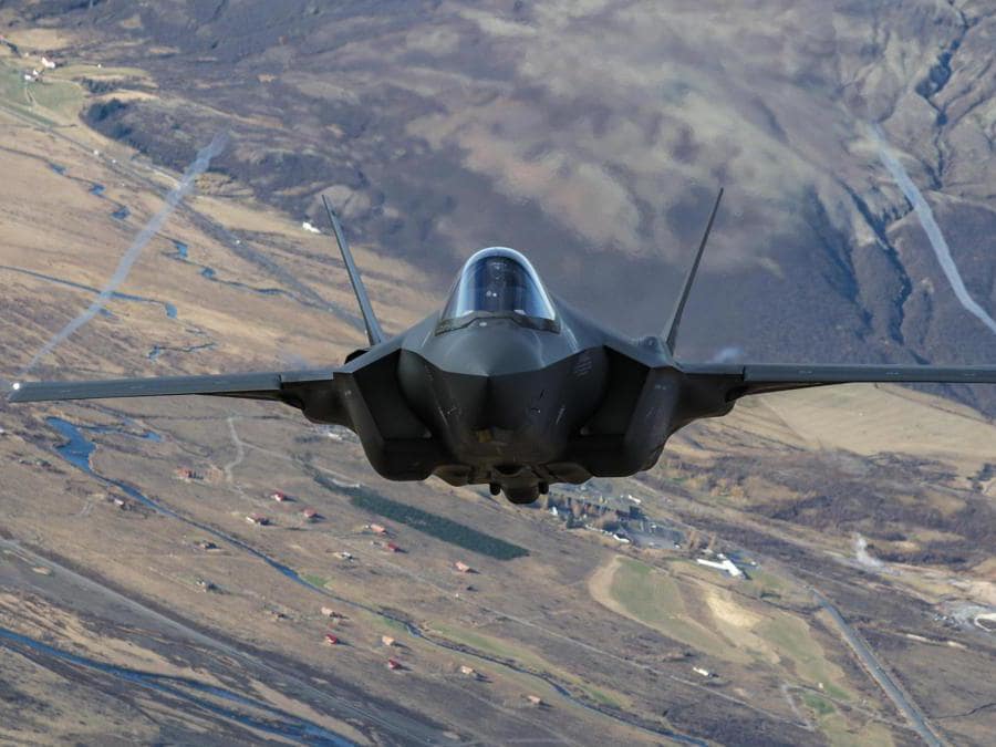 Caccia F-35 italiani in volo verso l'Islanda. Missione di routine della  Nato nell'estremo Nord? Non proprio – Libero Quotidiano