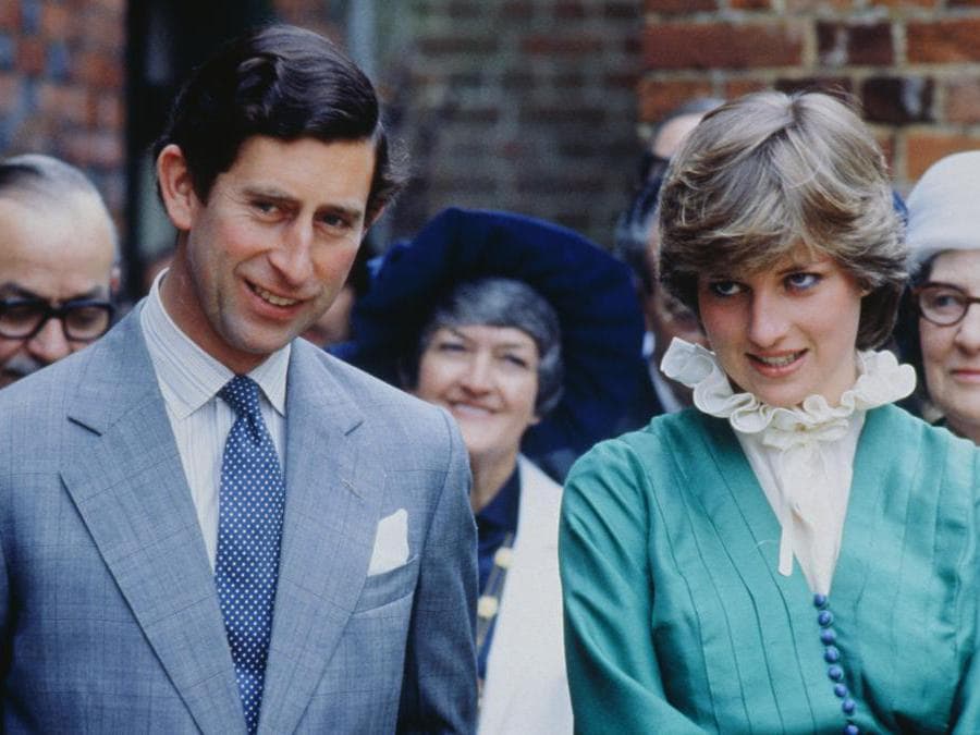 Il principe Carlo e Lady Diana Spencer aprono la mostra Mountbatten a Broadlands, la casa di Lord Louis Mountbatten, assassinato in Irlanda.