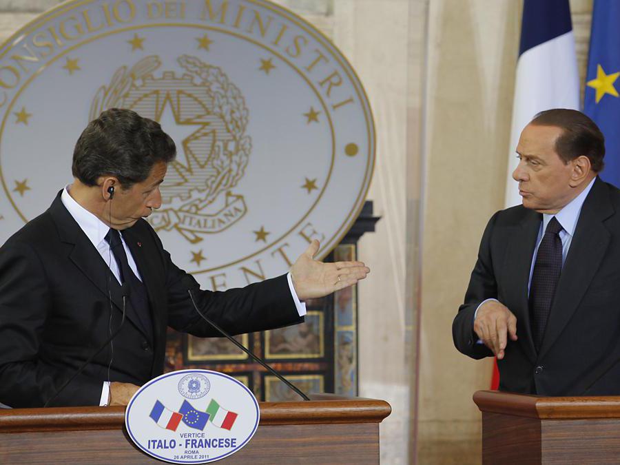 L’ex presidente francese Nicolas Sarkozy a Roma con l’ex premier Silvio Berlusconi. La Presse
