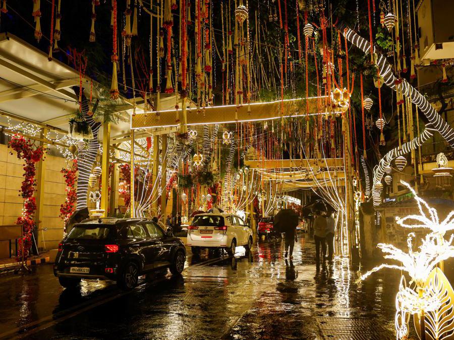  REUTERS/Francis Mascarenhas