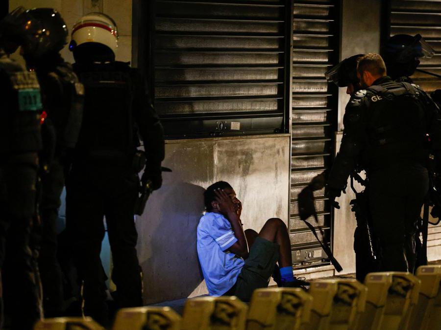  REUTERS/Juan Medina REFILE-QUALITY REPEAT
