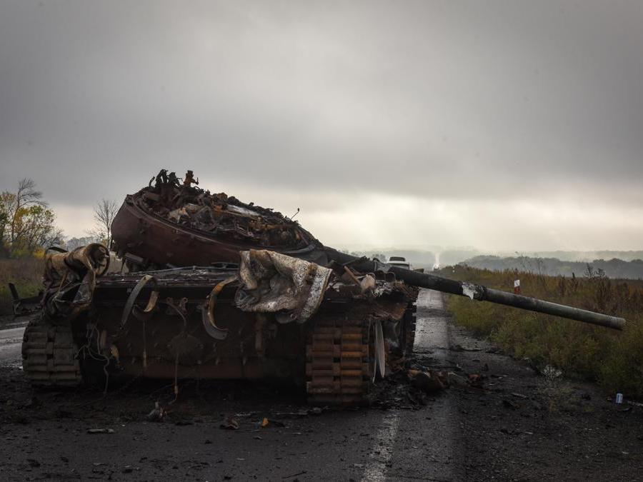 Tank russo distrutto nella regione di  Kharkiv.  (Epa / Okeg Petrasyuk)