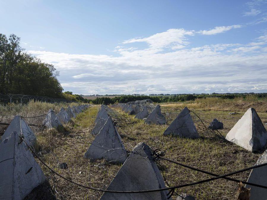  (AP Photo/Evgeniy Maloletka)