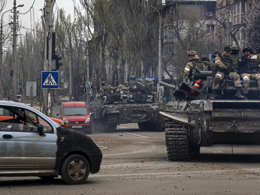 Tank russi a Mariupol (AP Photo/Alexei Alexandrov, File)