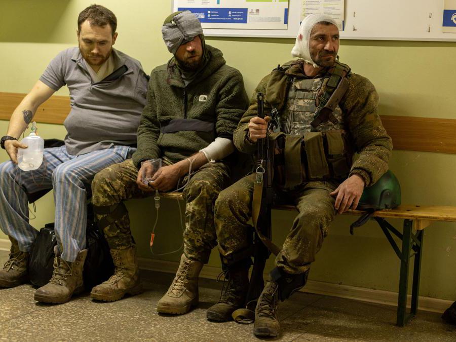 Soldati feriti all’ospedale di Bakhmut, regione di Donetsk (REUTERS/Jorge Silva)
