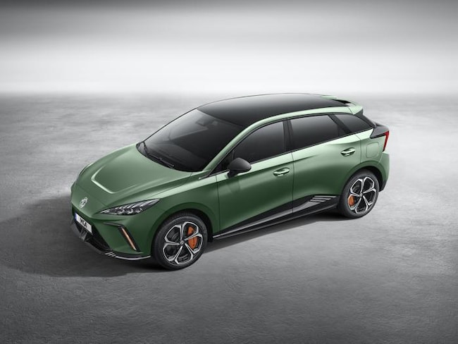Auto elettriche, la famiglia MG4 si allarga con XPower e Trophy